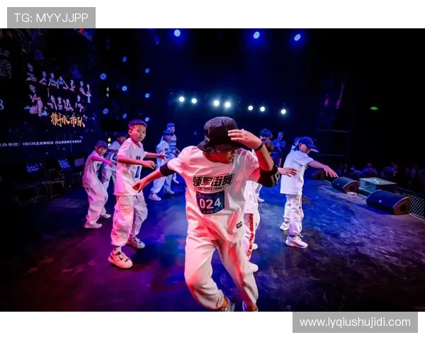 南京街舞队进攻革新探索与实践：打破传统舞蹈界限的全新视角