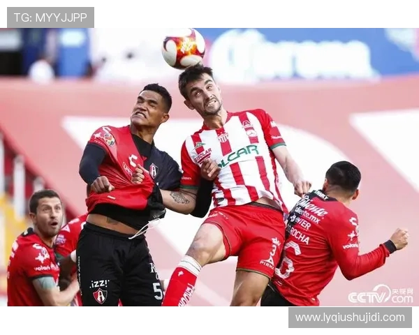 内卡萨与阿特拉斯激战正酣谁能在这场对决中笑到最后