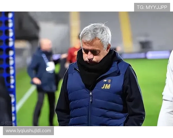 穆里尼奥怒斥欧足联争议点球致罗马被淘汰引发热议 穆里尼奥怒斥欧足联争议点球致罗马被淘汰引发热议