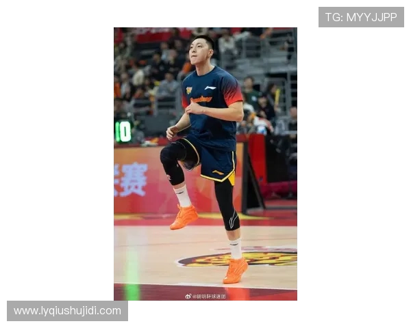 胡明轩的篮球之路：从青涩少年到国家队核心的成长历程与辉煌成就