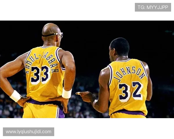 贾巴尔对阵76人再现经典对决NBA历史传奇球员的巅峰时刻回顾