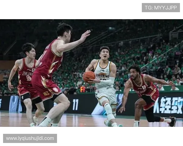 重庆篮球队个人能力之争引发热议球迷观点各异 重庆篮球队个人能力之争引发热议球迷观点各异