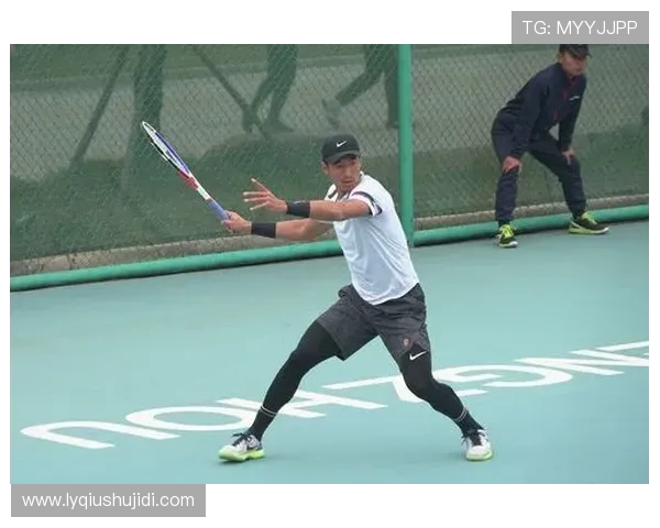 武汉网球队在全国锦标赛中以67分稳居积分榜首位，展现强劲实力