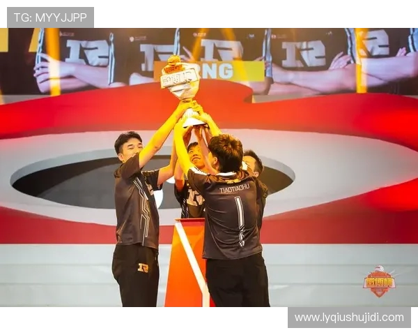 RNG在冠军杯积分榜上以62分稳居第一位置展现强劲实力